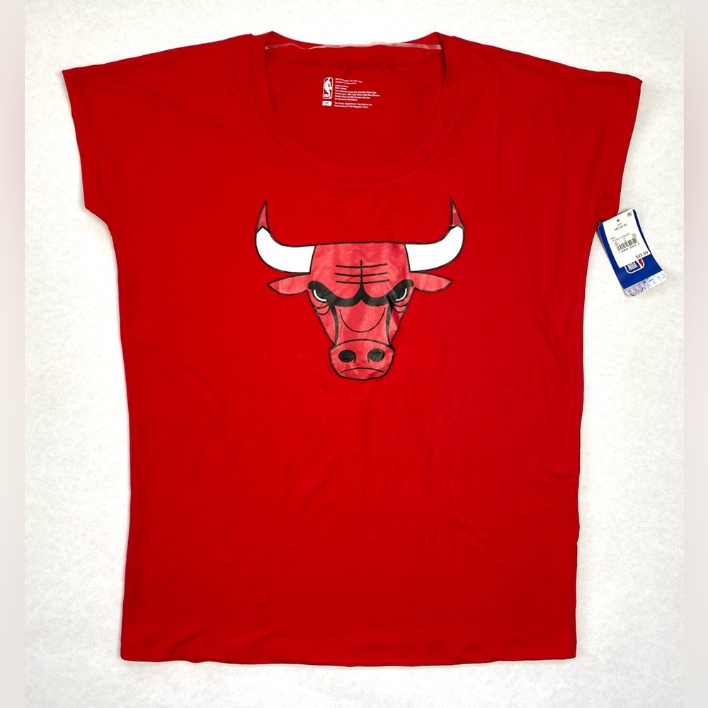 Chicago Bulls NBA Women’s Red Cap Sleeve T-Shirt Size M NWT
